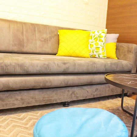 Stylish&Comfort Unit With Balcony In Air Makati Makati City Buitenkant foto