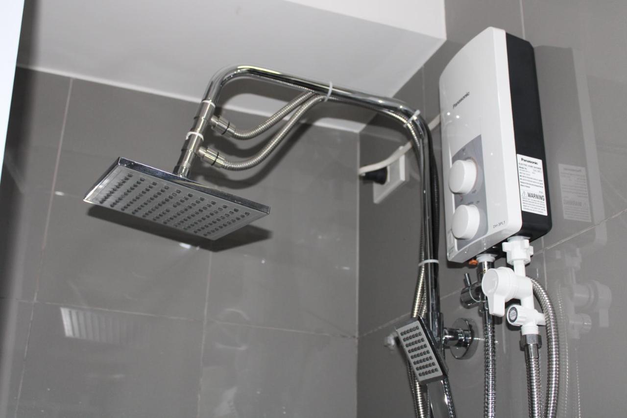 Stylish&Comfort Unit With Balcony In Air Makati Makati City Buitenkant foto