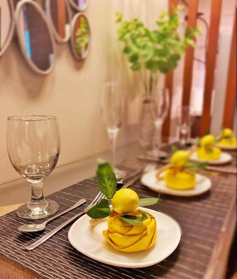 Stylish&Comfort Unit With Balcony In Air Makati Makati City Buitenkant foto