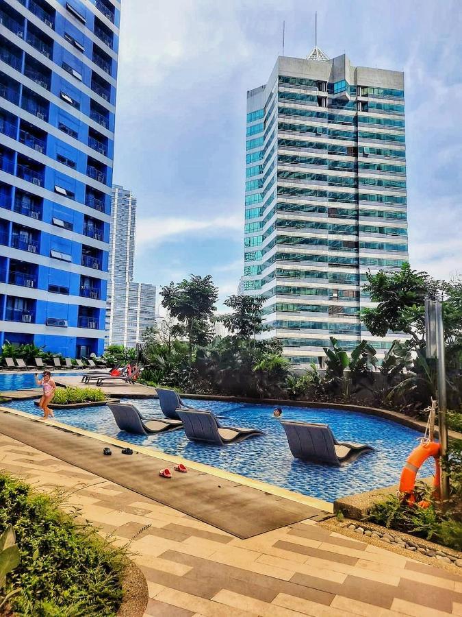 Stylish&Comfort Unit With Balcony In Air Makati Makati City Buitenkant foto