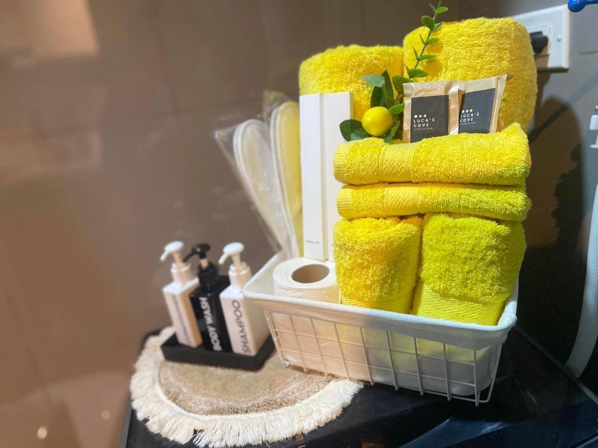 Stylish&Comfort Unit With Balcony In Air Makati Makati City Buitenkant foto