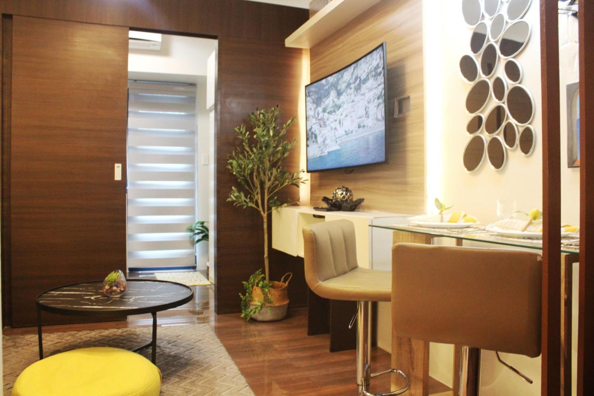 Stylish&Comfort Unit With Balcony In Air Makati Makati City Buitenkant foto